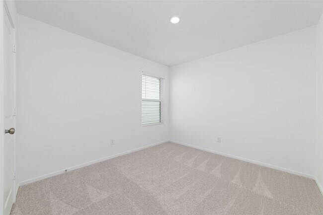 Building Photo - 6330 Breakaway Grv Dr