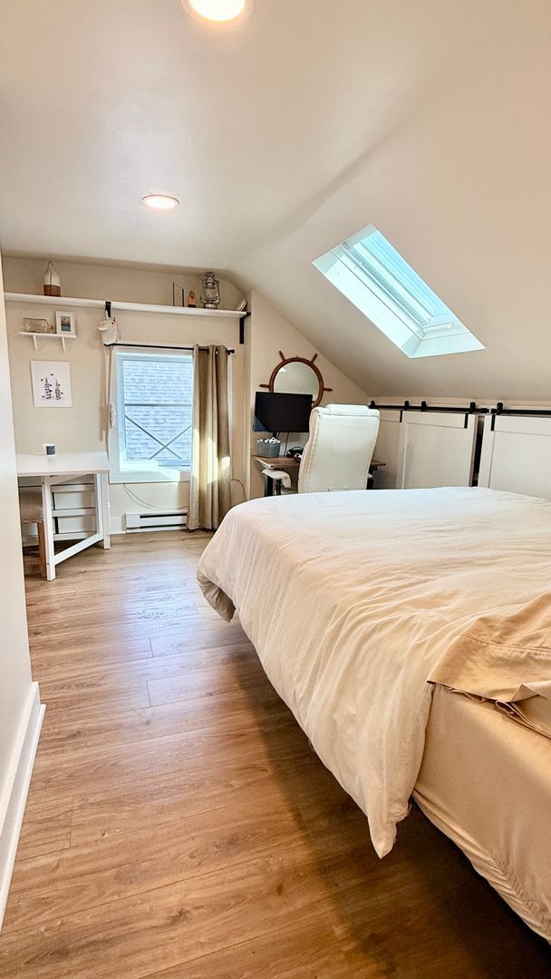 Building Photo - All Inclusive West End Condo-Fully Furnished with Parking!