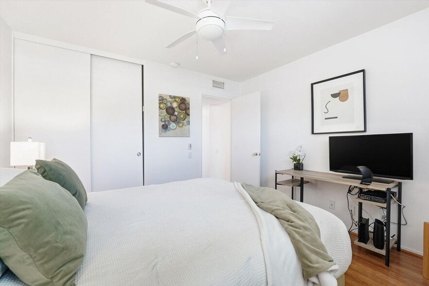 Building Photo - 2367 S Gene Autry Trail