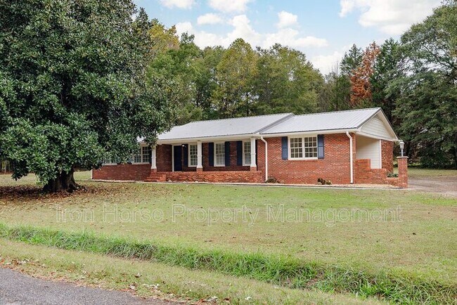 Building Photo - 1110 Maple Cir