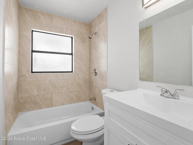 Building Photo - 1382 Lakewood Dr