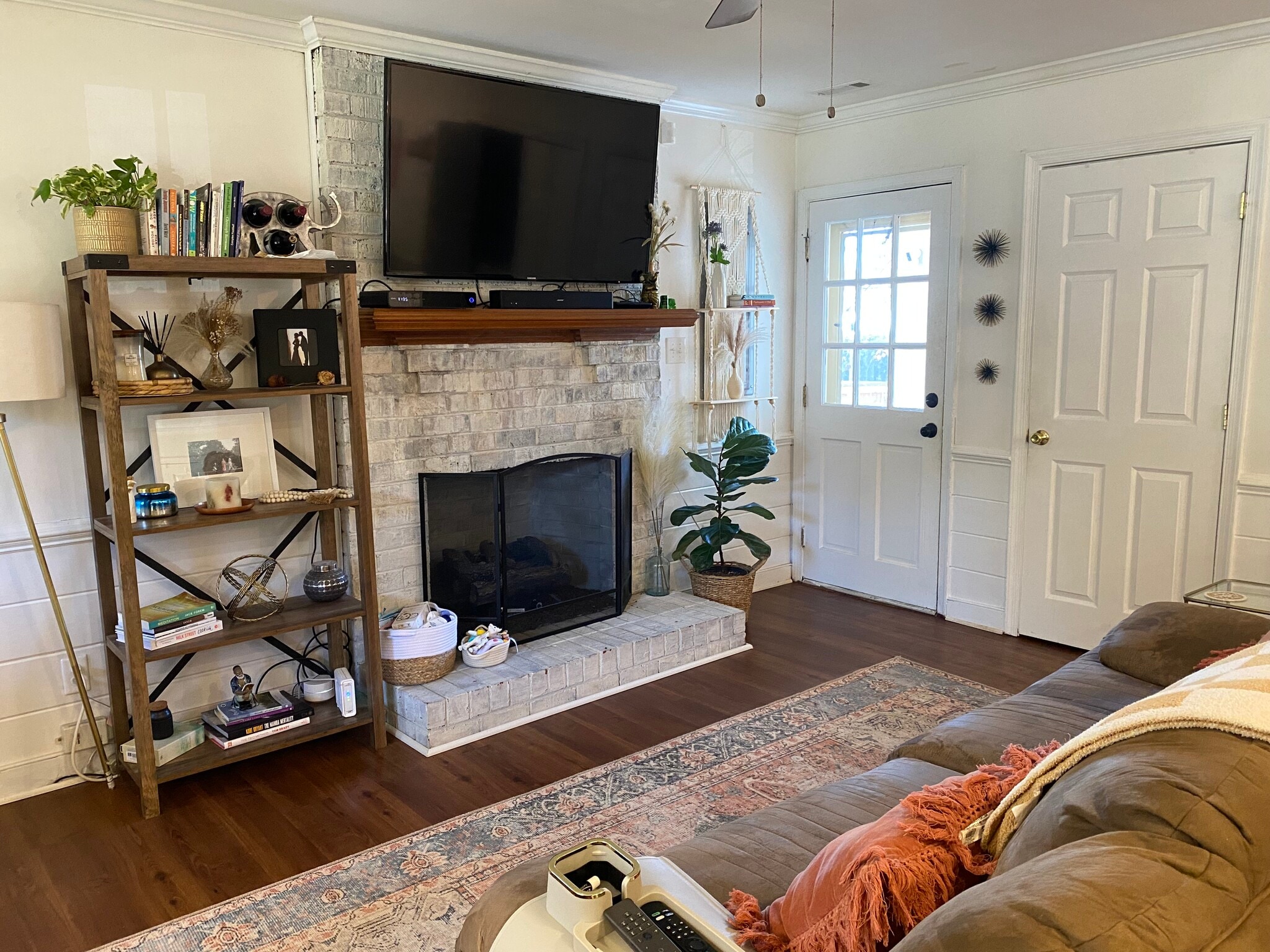 Living room - 5108 Bromley Ln
