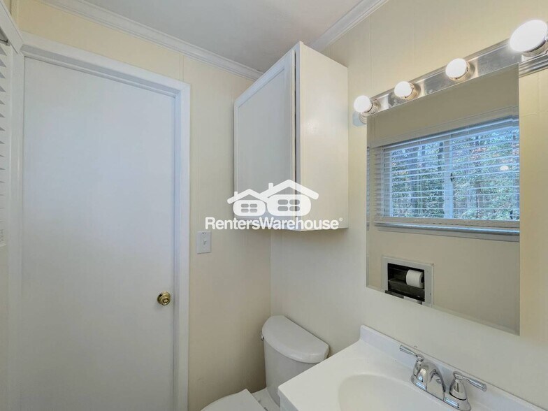 Building Photo - 8064 Crittenden Rd