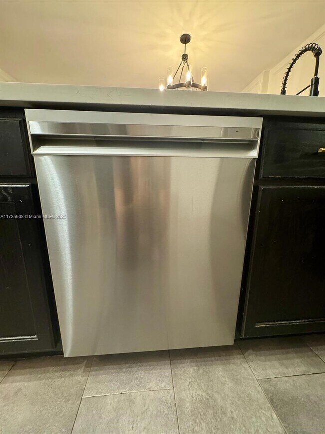 Building Photo - 2780 NE 183rd St