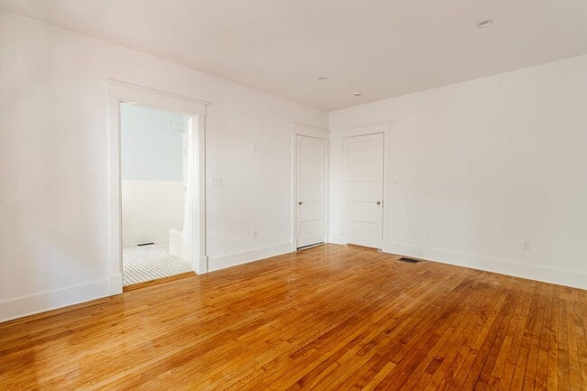 Building Photo - 2170 W 24th St