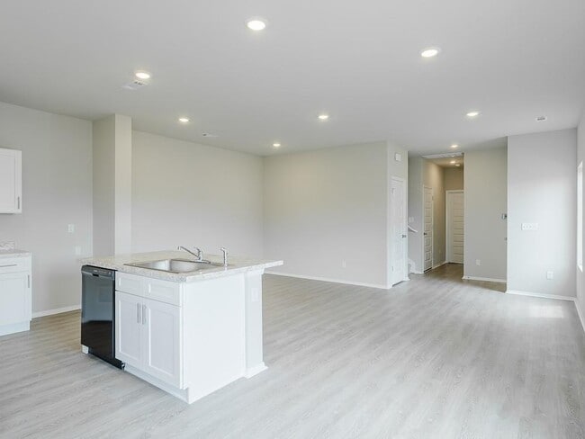 Building Photo - 3404 SW Endearment St