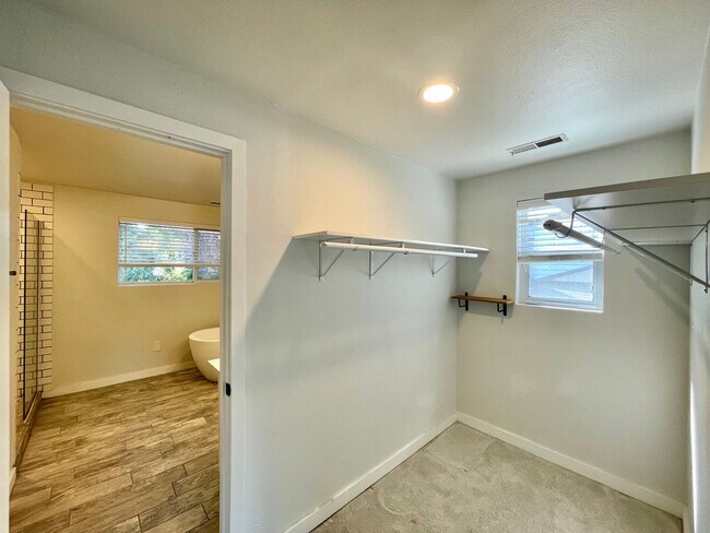 Building Photo - Great Home for rent