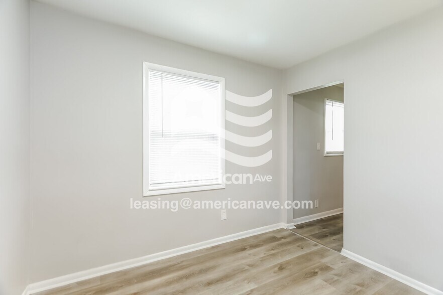 Building Photo - 716 84th Pl S