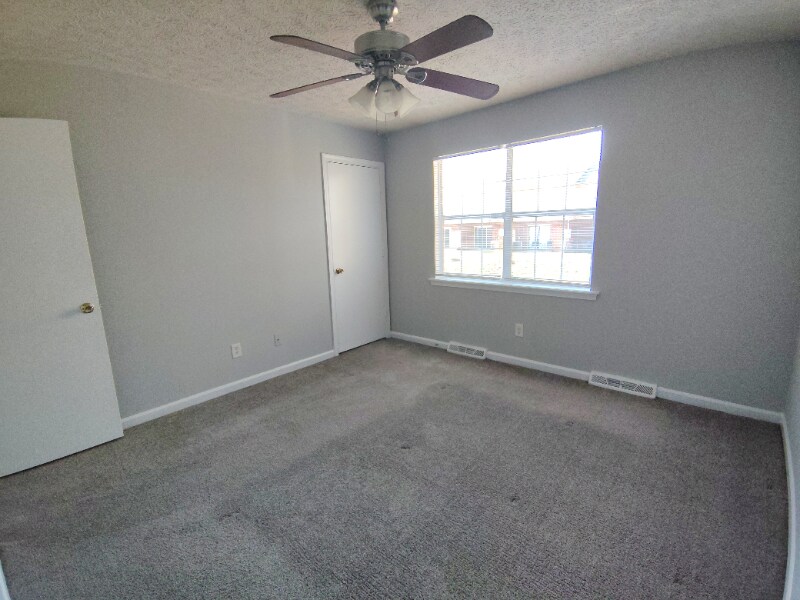 Building Photo - 31 Hobbs Ln