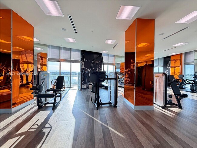 Building Photo - 2000 Metropica Wy