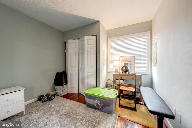 Building Photo - 300 Reneau Way