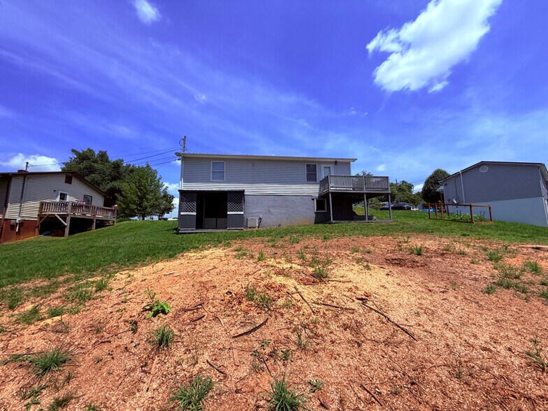 Building Photo - 248 Overlook Dr