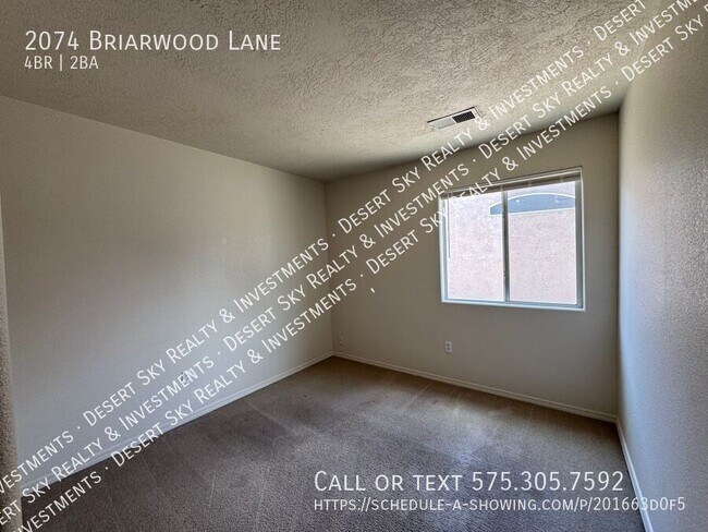 Building Photo - 2074 N Briarwood Ln