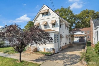 Building Photo - 25 Rutgers St