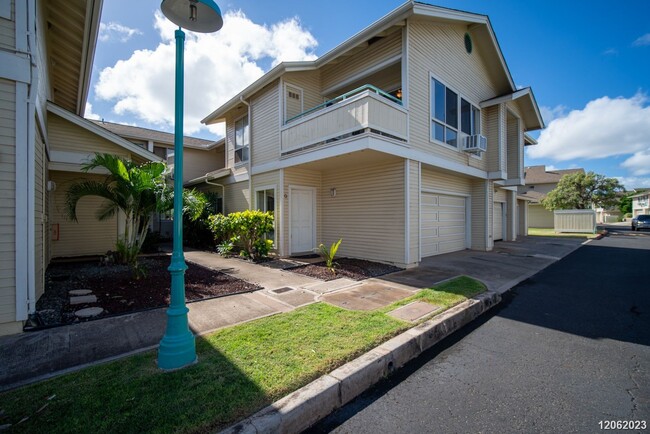 Building Photo - 2br/2ba/2-car garage Townhouse at The Arbo...