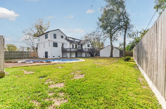 Building Photo - 4718 N Braeswood Blvd