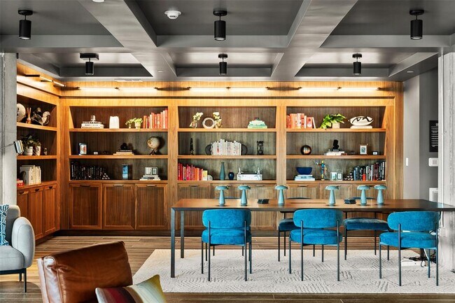 Building Photo - 4315 S Congress Ave