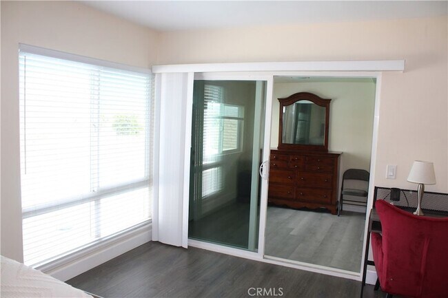 Building Photo - 761 W Country Hills Dr