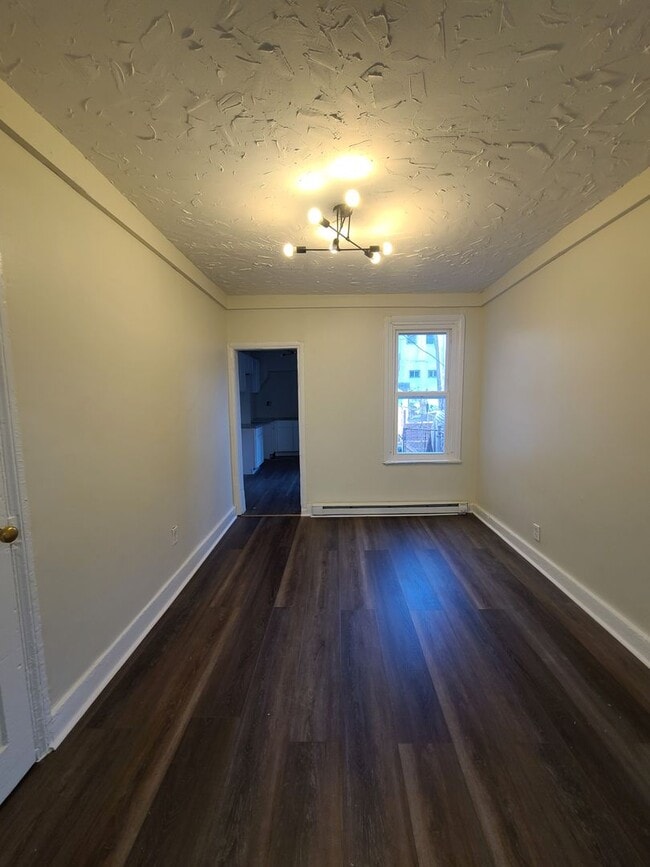 Building Photo - 137 Wunder St