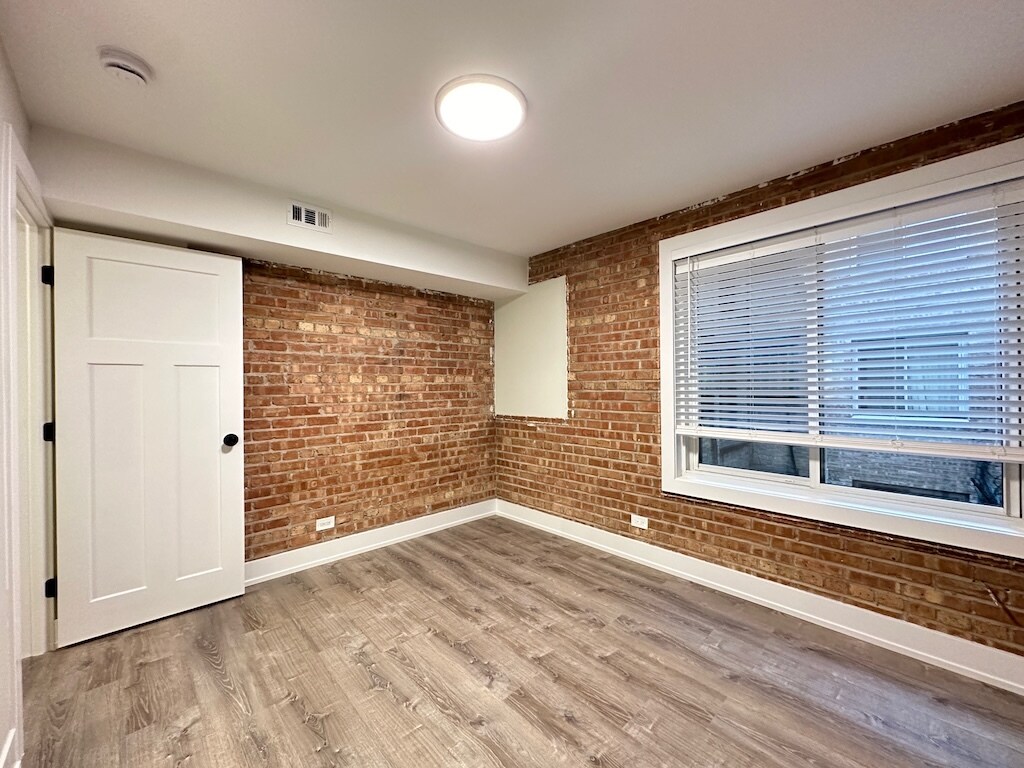 Building Photo - 1225 N LaSalle St