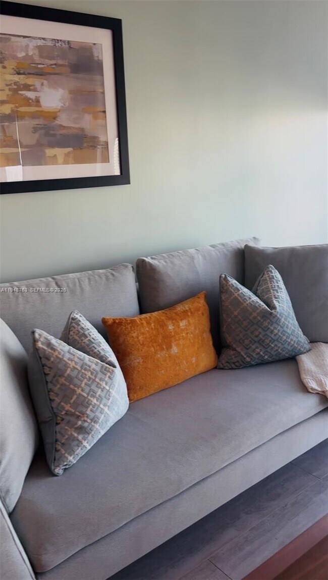 Building Photo - 121 NE 34th St