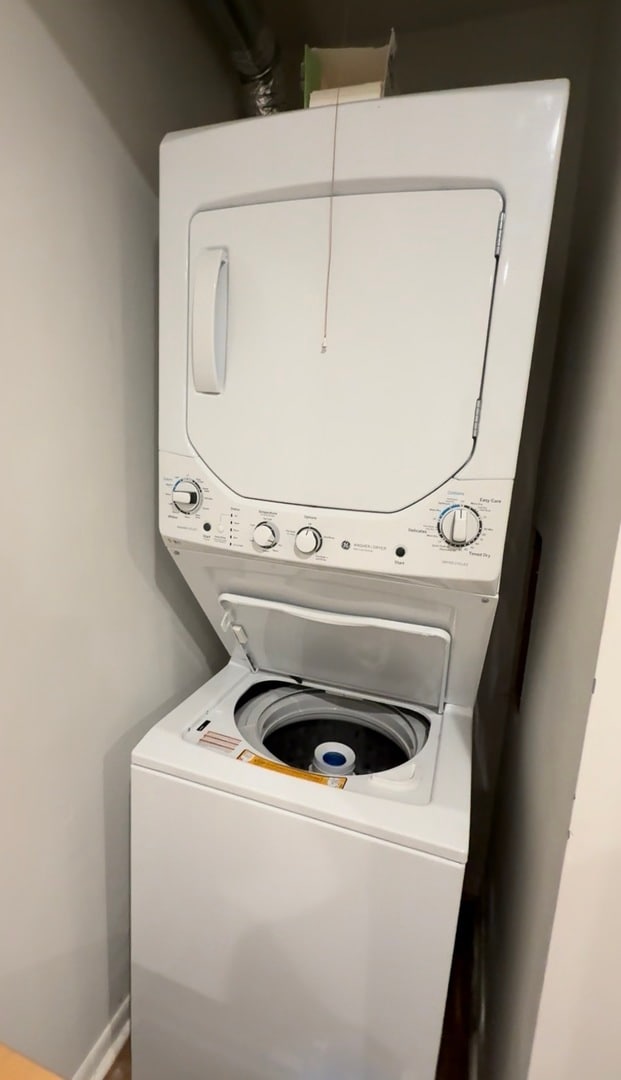 Building Photo - 2045 N Dayton St