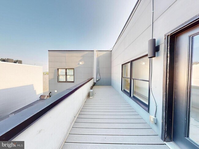 Building Photo - 927 Kennedy St NW