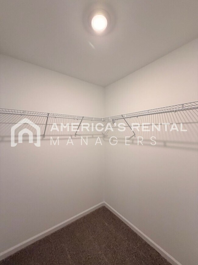 Building Photo - Spacious Two-Story Townhome with Open Layout!