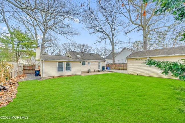 Building Photo - 14 Chestnut St