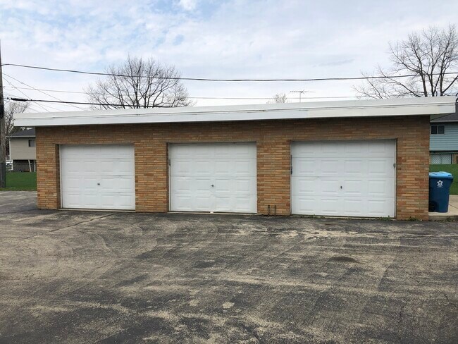 Building Photo - 1735 Greene Ct