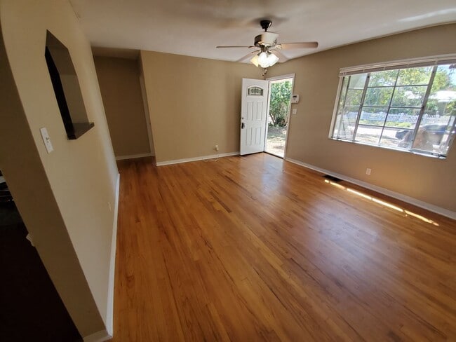 Building Photo - Two Bedroom House with carport