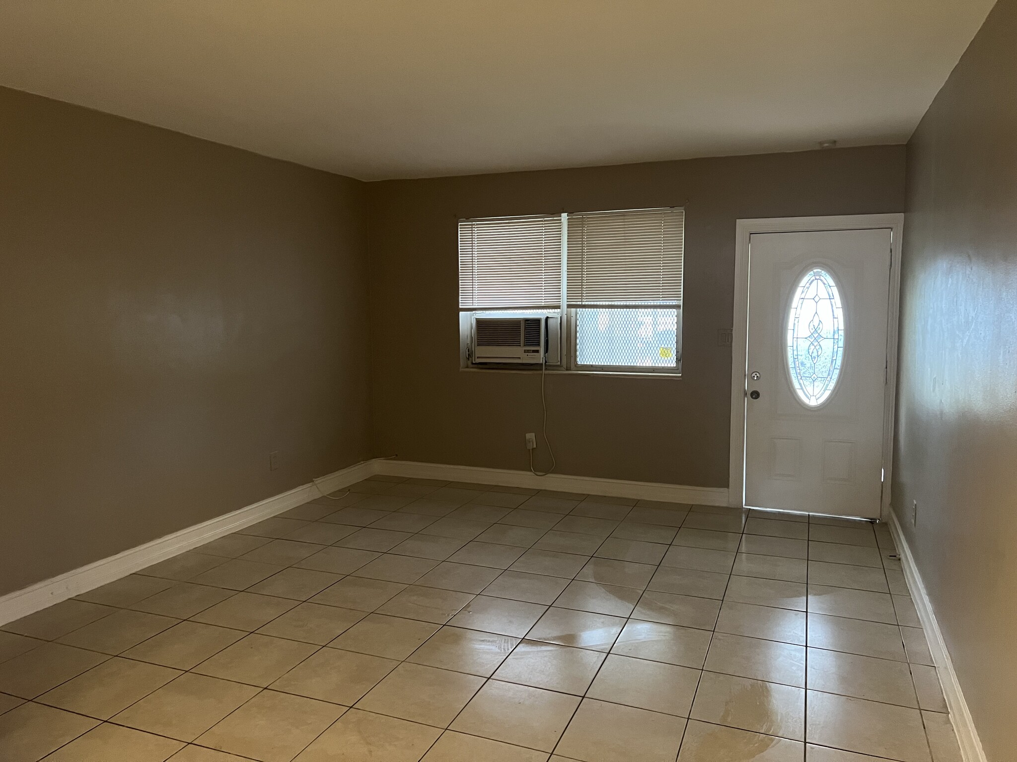 Large Living Room. - 1864 NW 93rd St