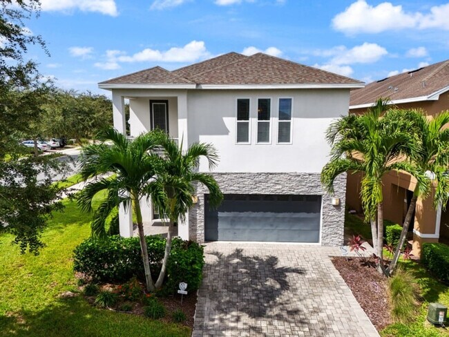 Building Photo - 350 Lasso Dr