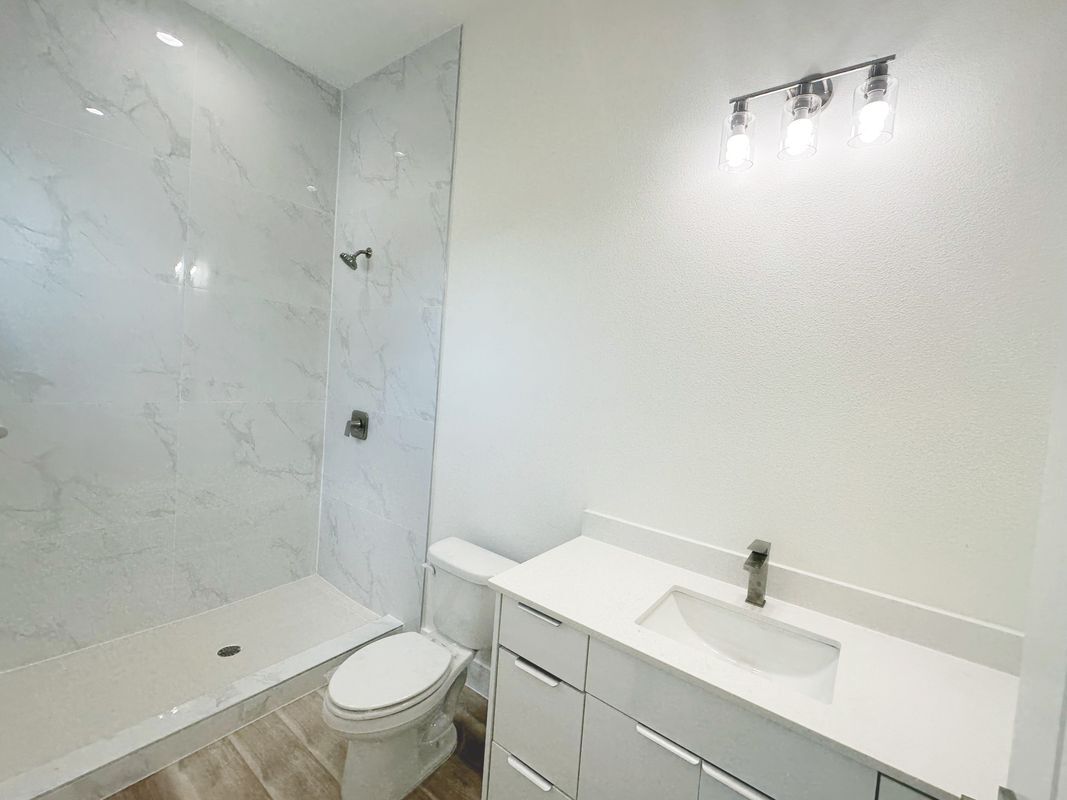 Building Photo - 15561 Aldama Cir