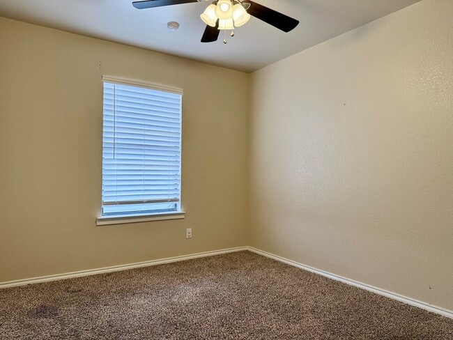 Building Photo - 3941 Esmond Dr