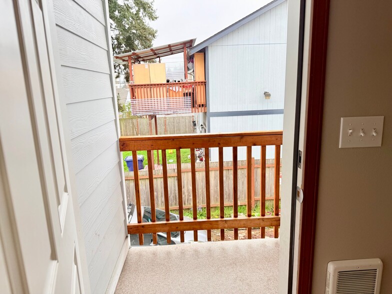 Building Photo - 4337 S Cedar St