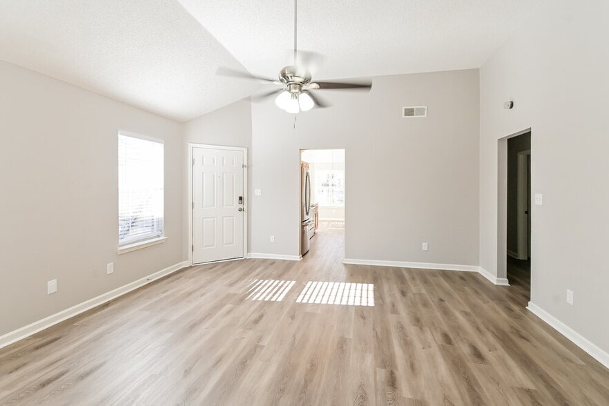 Building Photo - 5856 Kayla Dr