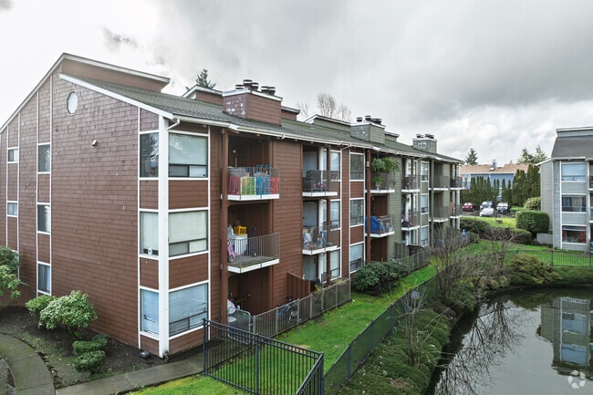 Building Photo - Waterbrook Loft and Apartments
