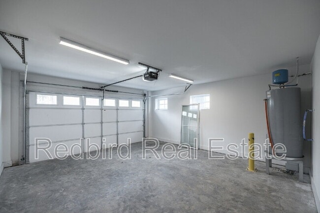 Building Photo - 2048 McKinley St