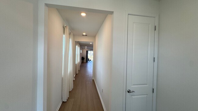 Building Photo - Unfurnished Annual Rental Available Now