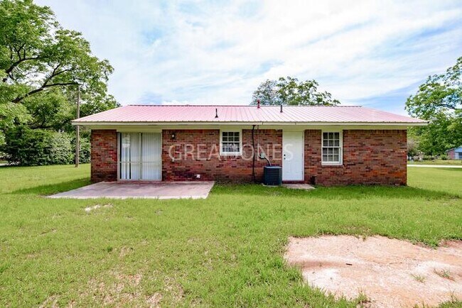 Building Photo - 968 Crestline Dr
