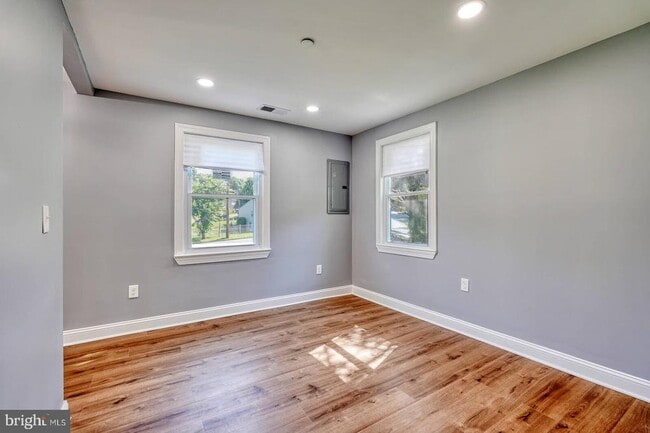 Building Photo - 112 Fox Way