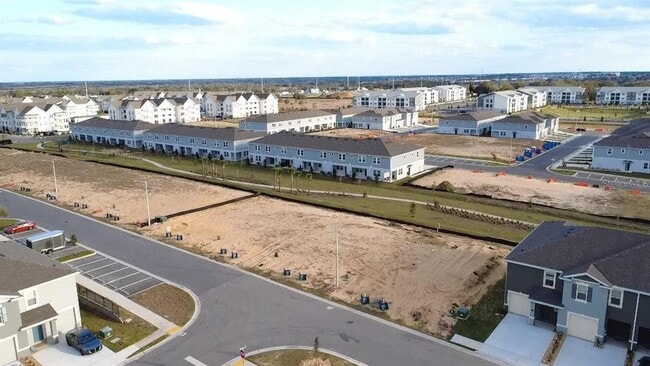 Building Photo - 1635 Thicket Ave