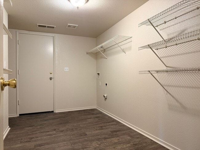 Building Photo - 1277 Sunrise Dr