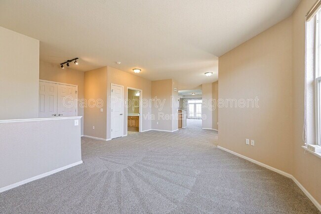 Building Photo - 2230 S Vaughn Way