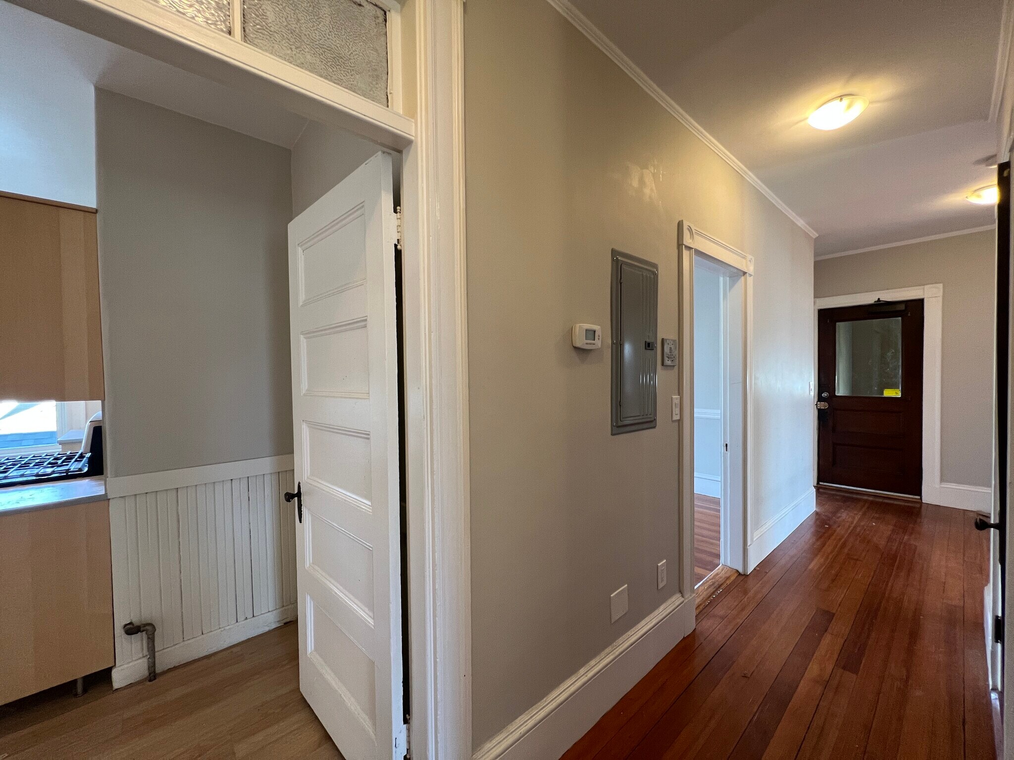 Building Photo - 107 Oxford St