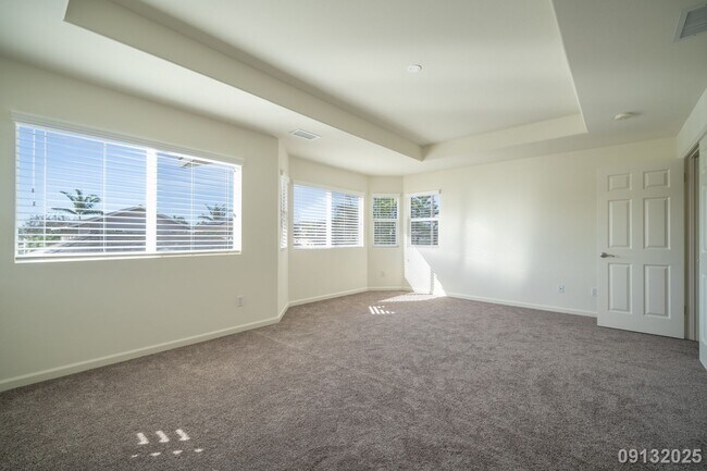 Building Photo - 4 Bed 3 Bath in Ocean Pointe