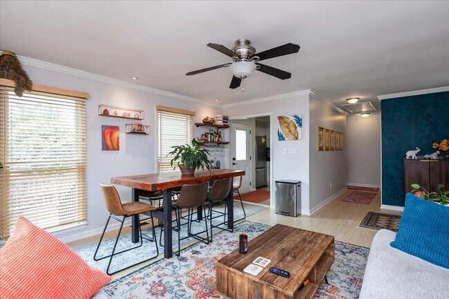 Building Photo - 616 E Davie St