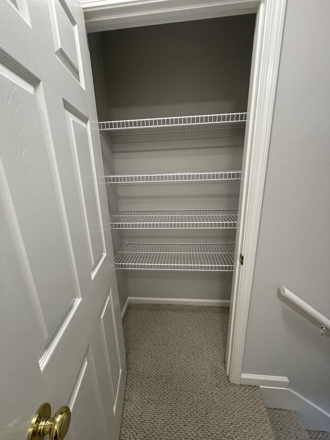 Building Photo - 42 Putters Pl
