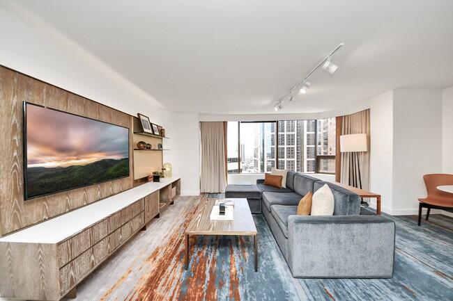 Building Photo - 1300 Lamar St